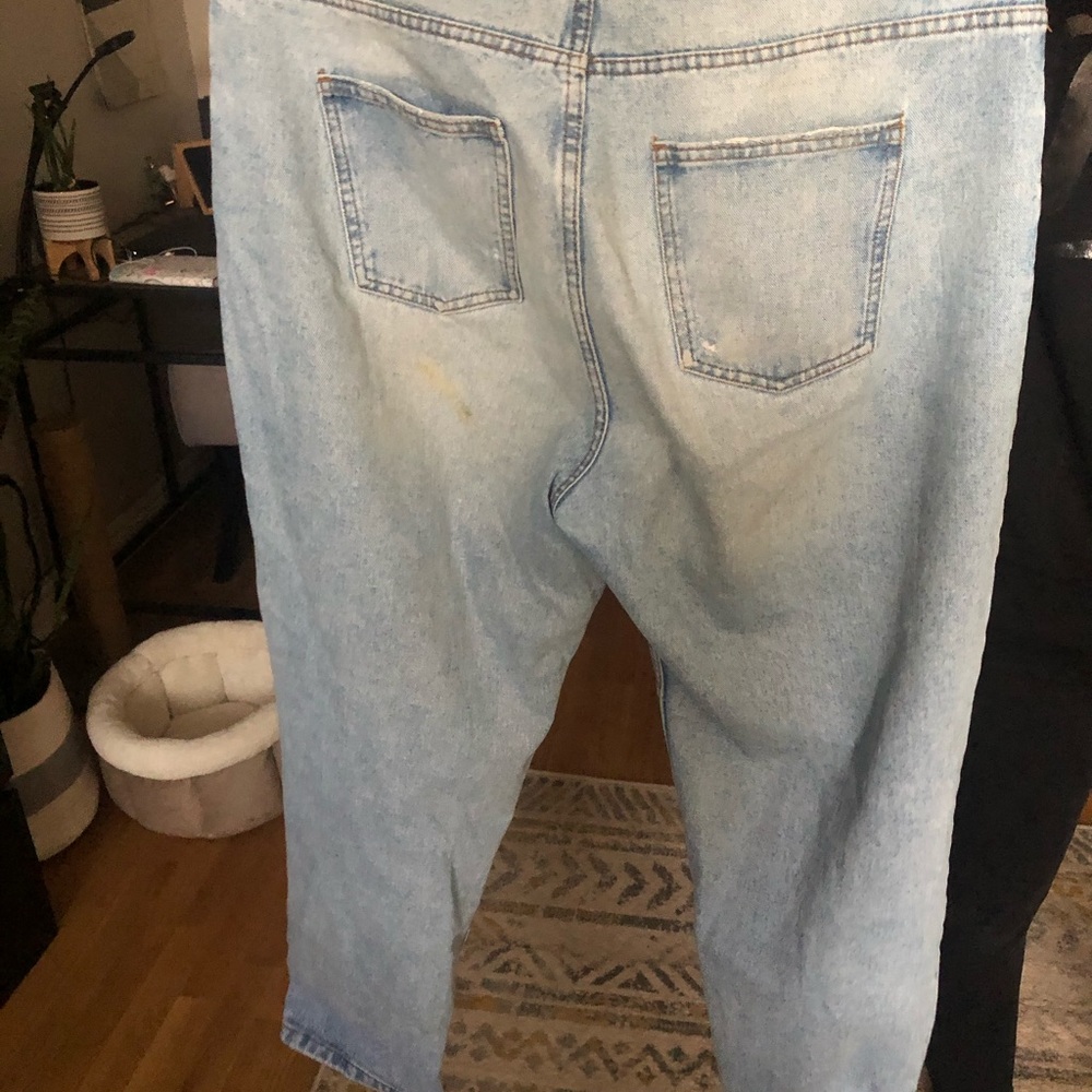High Rise Mom Jean - Picture 2 of 4